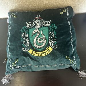 Harry Potter Hogwarts House Slytherin  Pillow The Noble Collection (pillow Only)